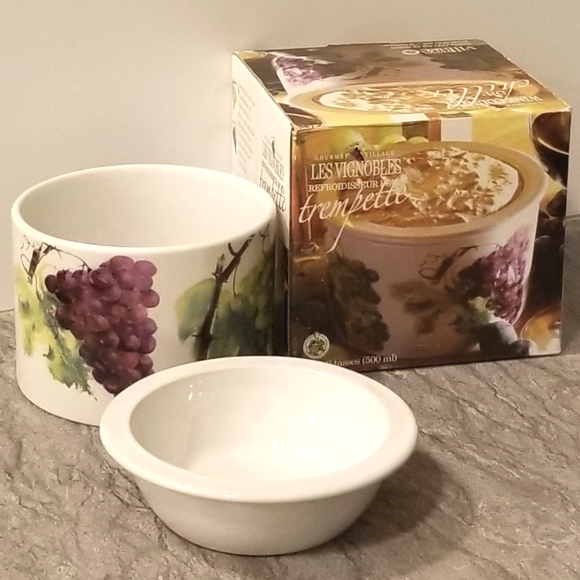 2/$25 Gourmet Village Wine & Country Dip Chiller - Picture 1 of 6
